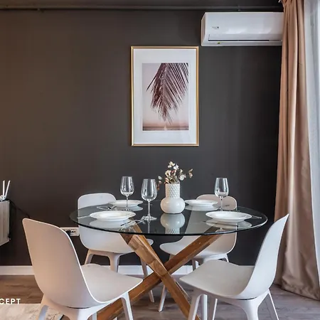 Near Unirii Square & Old Town Бухарест