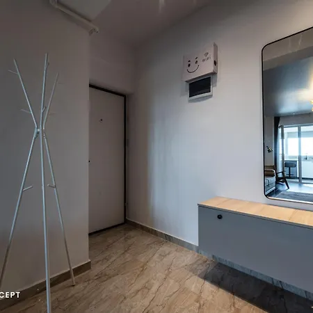 Near Unirii Square & Old Town Бухарест