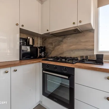 Near Unirii Square & Old Town Бухарест