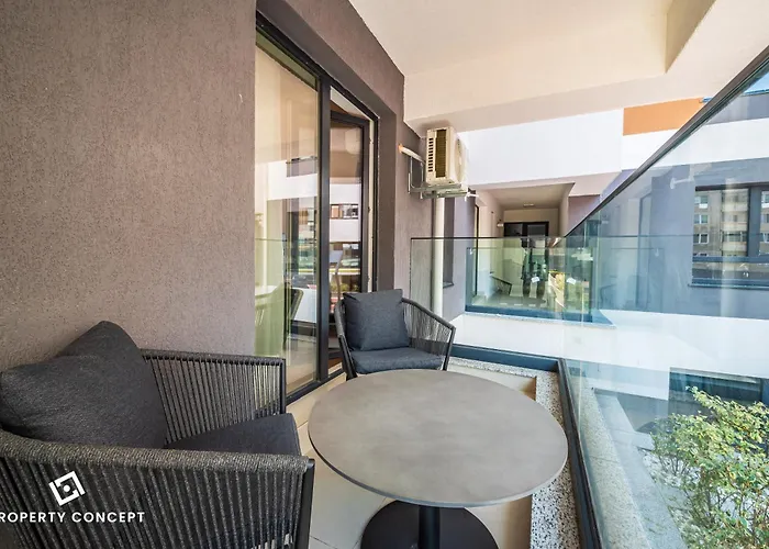 Near Unirii Square & Old Town * בוקרשט